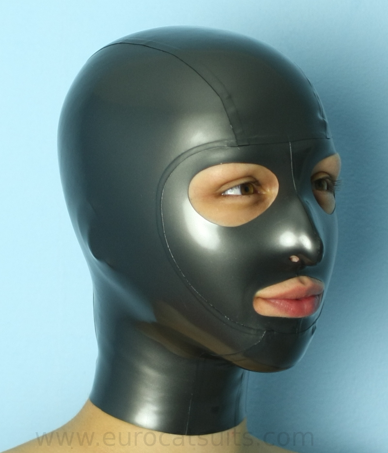 Máscara de látex con forma anatómica